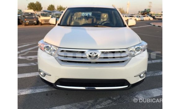 Buy Import Toyota Highlander White Car in Import - Dubai in Dhufar Buy Import Toyota Highlander White Car in Import - Dubai in Dhufar