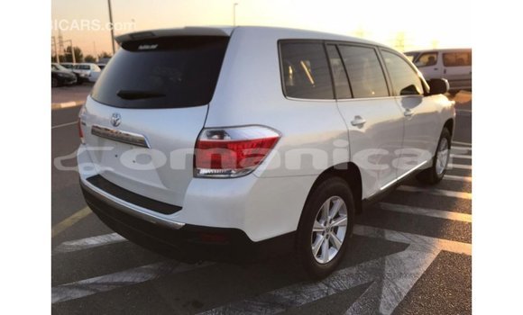 Buy Import Toyota Highlander White Car in Import - Dubai in Dhufar Buy Import Toyota Highlander White Car in Import - Dubai in Dhufar