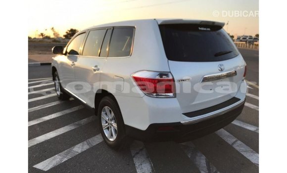 Buy Import Toyota Highlander White Car in Import - Dubai in Dhufar Buy Import Toyota Highlander White Car in Import - Dubai in Dhufar