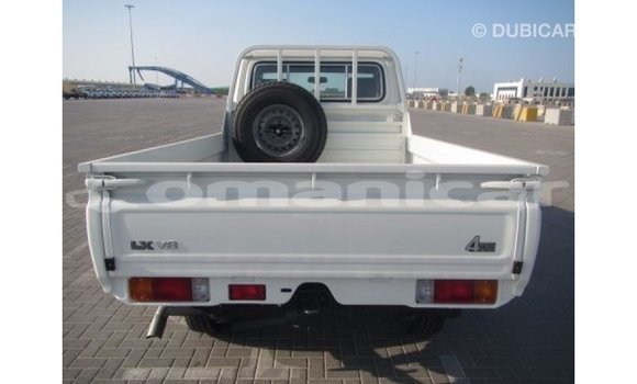 Buy Import Toyota Land Cruiser White Car in Import - Dubai in Dhufar Buy Import Toyota Land Cruiser White Car in Import - Dubai in Dhufar