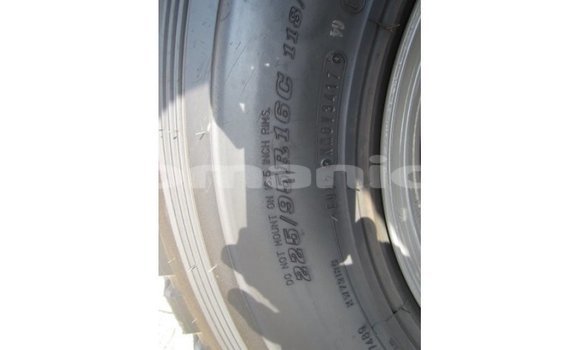 Buy Import Toyota Land Cruiser White Car in Import - Dubai in Dhufar Buy Import Toyota Land Cruiser White Car in Import - Dubai in Dhufar