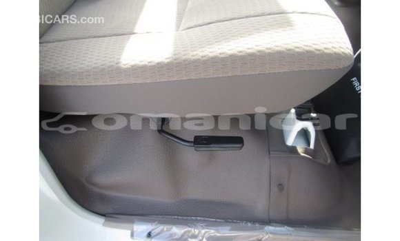 Buy Import Toyota Land Cruiser White Car in Import - Dubai in Dhufar Buy Import Toyota Land Cruiser White Car in Import - Dubai in Dhufar