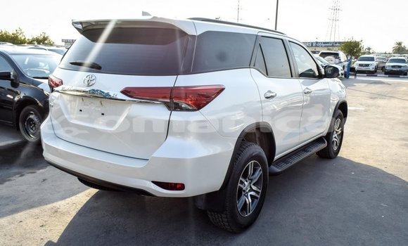 Buy Import Toyota Fortuner White Car in Import - Dubai in Dhufar Buy Import Toyota Fortuner White Car in Import - Dubai in Dhufar