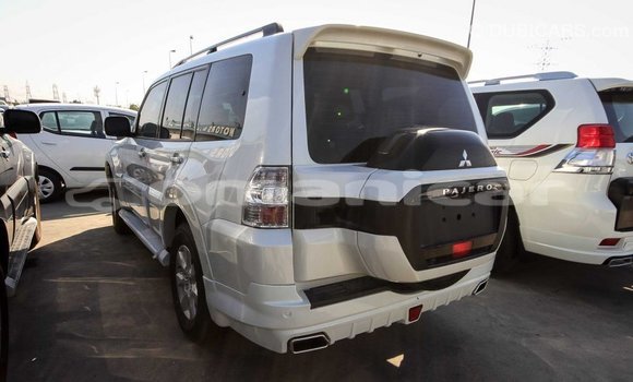 Buy Import Mitsubishi Pajero White Car in Import - Dubai in Dhufar Buy Import Mitsubishi Pajero White Car in Import - Dubai in Dhufar