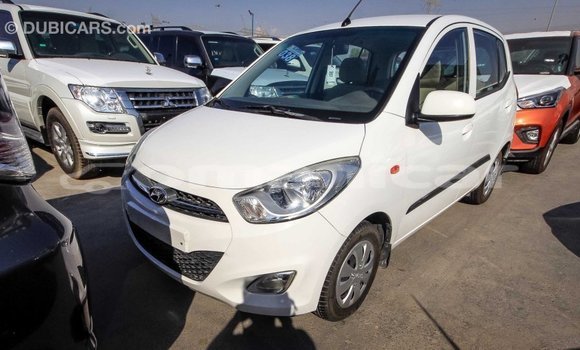 Buy Import Hyundai i10 White Car in Import - Dubai in Dhufar Buy Import Hyundai i10 White Car in Import - Dubai in Dhufar