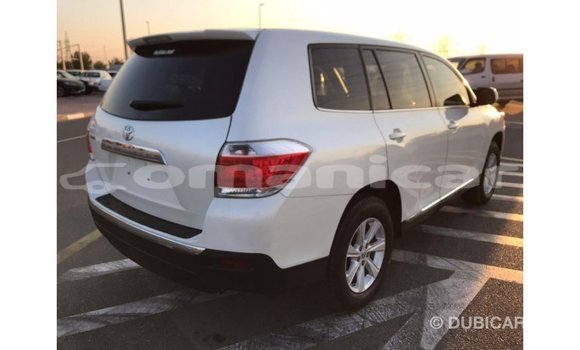 Buy Import Toyota Highlander White Car in Import - Dubai in Dhufar Buy Import Toyota Highlander White Car in Import - Dubai in Dhufar