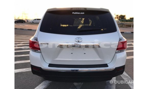 Buy Import Toyota Highlander White Car in Import - Dubai in Dhufar Buy Import Toyota Highlander White Car in Import - Dubai in Dhufar