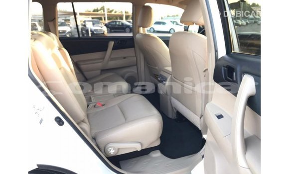 Buy Import Toyota Highlander White Car in Import - Dubai in Dhufar Buy Import Toyota Highlander White Car in Import - Dubai in Dhufar