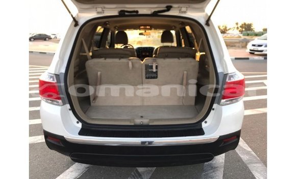 Buy Import Toyota Highlander White Car in Import - Dubai in Dhufar Buy Import Toyota Highlander White Car in Import - Dubai in Dhufar