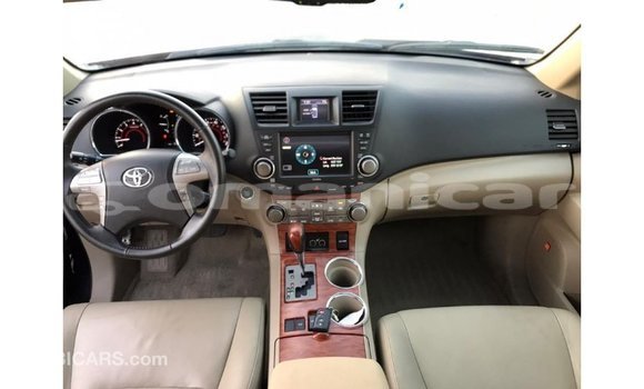 Buy Import Toyota Highlander Black Car in Import - Dubai in Dhufar Buy Import Toyota Highlander Black Car in Import - Dubai in Dhufar