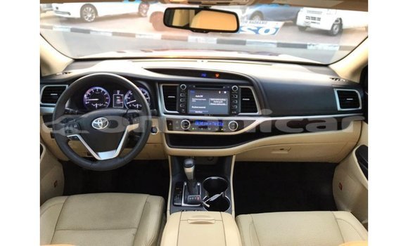Buy Import Toyota Highlander Other Car in Import - Dubai in Dhufar Buy Import Toyota Highlander Other Car in Import - Dubai in Dhufar