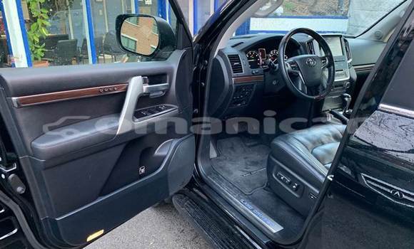 Buy Used Toyota Land Cruiser Black Car in Muscat in Masqat Buy Used Toyota Land Cruiser Black Car in Muscat in Masqat