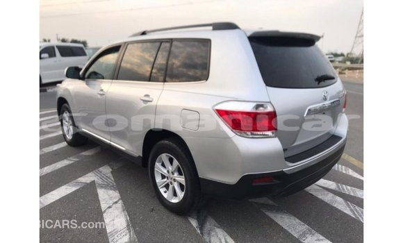 Buy Import Toyota Highlander Other Car in Import - Dubai in Dhufar Buy Import Toyota Highlander Other Car in Import - Dubai in Dhufar