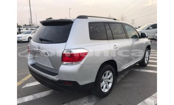 Buy Import Toyota Highlander Other Car in Import - Dubai in Dhufar Buy Import Toyota Highlander Other Car in Import - Dubai in Dhufar
