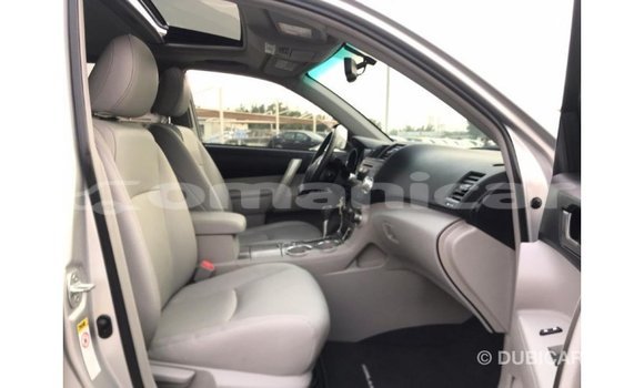 Buy Import Toyota Highlander Other Car in Import - Dubai in Dhufar Buy Import Toyota Highlander Other Car in Import - Dubai in Dhufar