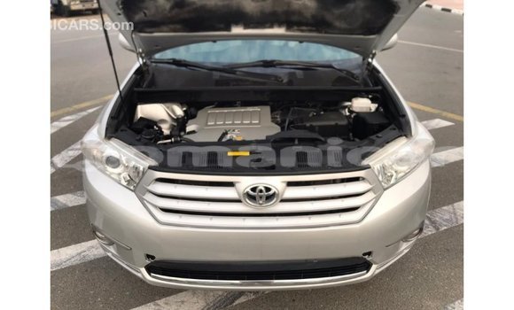 Buy Import Toyota Highlander Other Car in Import - Dubai in Dhufar Buy Import Toyota Highlander Other Car in Import - Dubai in Dhufar