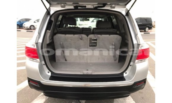 Buy Import Toyota Highlander Other Car in Import - Dubai in Dhufar Buy Import Toyota Highlander Other Car in Import - Dubai in Dhufar