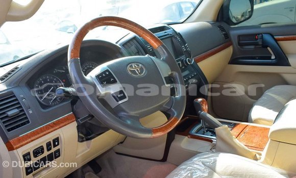 Buy Import Toyota Land Cruiser Other Car in Import - Dubai in Dhufar Buy Import Toyota Land Cruiser Other Car in Import - Dubai in Dhufar
