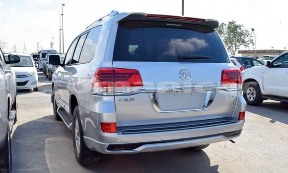 Buy Import Toyota Land Cruiser Other Car in Import - Dubai in Dhufar Buy Import Toyota Land Cruiser Other Car in Import - Dubai in Dhufar
