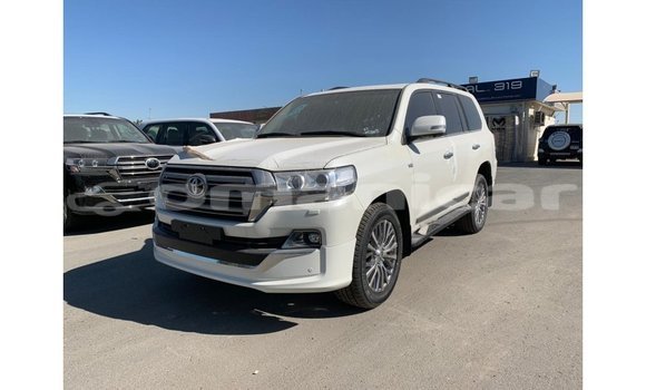 Buy Import Toyota Land Cruiser White Car in Import - Dubai in Dhufar Buy Import Toyota Land Cruiser White Car in Import - Dubai in Dhufar