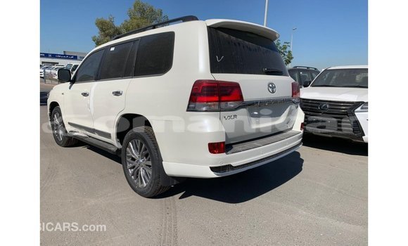 Buy Import Toyota Land Cruiser White Car in Import - Dubai in Dhufar Buy Import Toyota Land Cruiser White Car in Import - Dubai in Dhufar