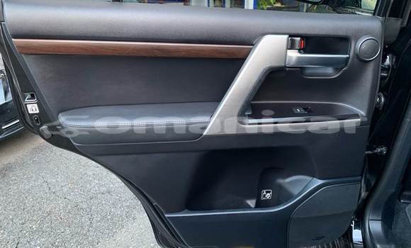 Buy Used Toyota Land Cruiser Black Car in Muscat in Masqat Buy Used Toyota Land Cruiser Black Car in Muscat in Masqat