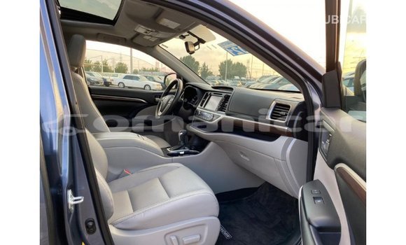 Buy Import Toyota Highlander Blue Car in Import - Dubai in Dhufar Buy Import Toyota Highlander Blue Car in Import - Dubai in Dhufar