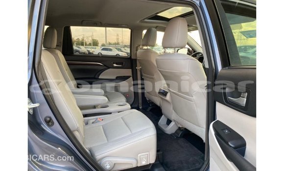 Buy Import Toyota Highlander Blue Car in Import - Dubai in Dhufar Buy Import Toyota Highlander Blue Car in Import - Dubai in Dhufar