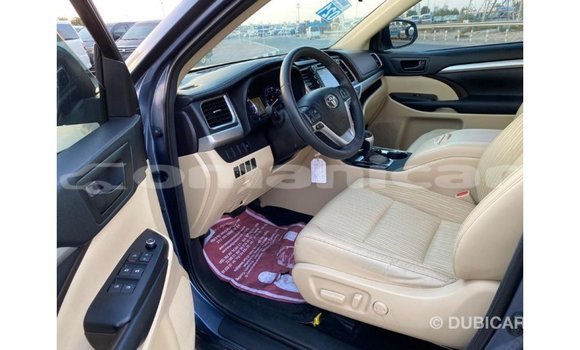 Buy Import Toyota Highlander Blue Car in Import - Dubai in Dhufar Buy Import Toyota Highlander Blue Car in Import - Dubai in Dhufar