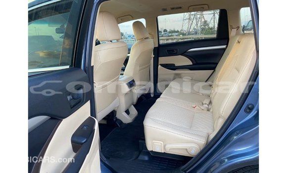 Buy Import Toyota Highlander Blue Car in Import - Dubai in Dhufar Buy Import Toyota Highlander Blue Car in Import - Dubai in Dhufar