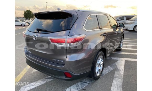 Buy Import Toyota Highlander Other Car in Import - Dubai in Dhufar Buy Import Toyota Highlander Other Car in Import - Dubai in Dhufar