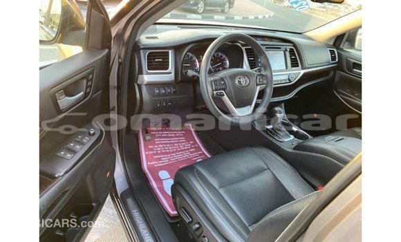 Buy Import Toyota Highlander Other Car in Import - Dubai in Dhufar Buy Import Toyota Highlander Other Car in Import - Dubai in Dhufar