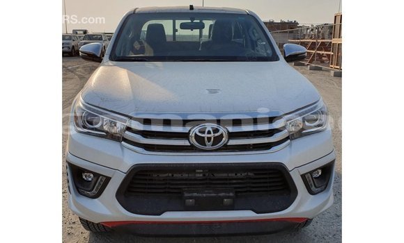 Buy Import Toyota Hilux White Car in Import - Dubai in Dhufar Buy Import Toyota Hilux White Car in Import - Dubai in Dhufar