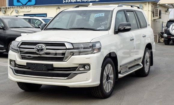 Buy Import Toyota Land Cruiser White Car in Import - Dubai in Dhufar Buy Import Toyota Land Cruiser White Car in Import - Dubai in Dhufar