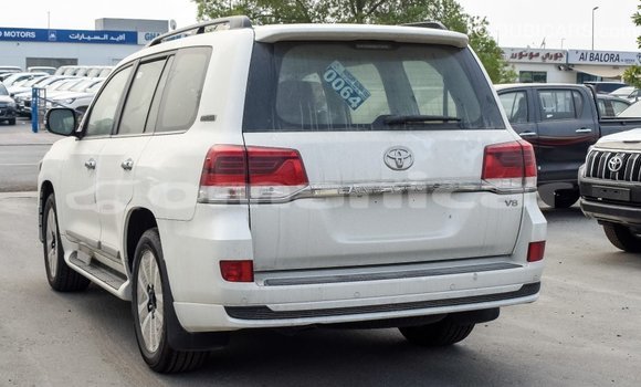 Buy Import Toyota Land Cruiser White Car in Import - Dubai in Dhufar Buy Import Toyota Land Cruiser White Car in Import - Dubai in Dhufar