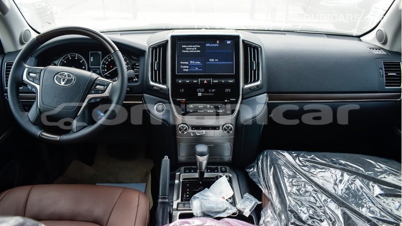 Big with watermark toyota land cruiser dhufar import dubai 2231