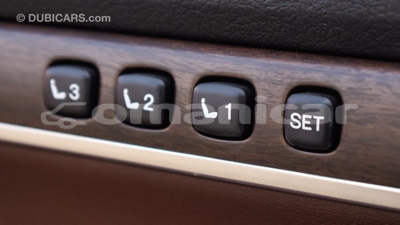 Big with watermark toyota land cruiser dhufar import dubai 2231