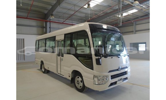 Buy Import Abarth 595 White Car in Import - Dubai in Dhufar