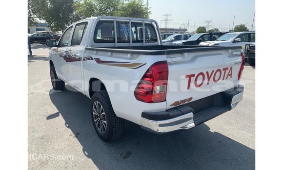 Buy Import Toyota Hilux White Car in Import - Dubai in Dhufar Buy Import Toyota Hilux White Car in Import - Dubai in Dhufar