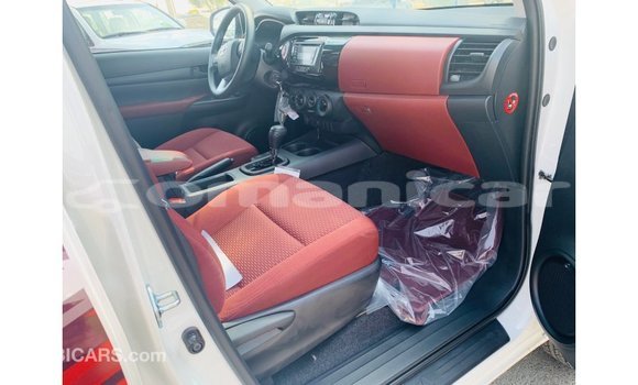 Buy Import Toyota Hilux White Car in Import - Dubai in Dhufar Buy Import Toyota Hilux White Car in Import - Dubai in Dhufar