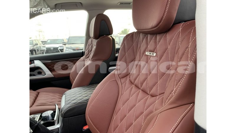 Big with watermark toyota land cruiser dhufar import dubai 2242