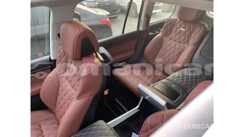 Big with watermark toyota land cruiser dhufar import dubai 2242