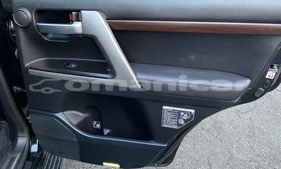 Buy Used Toyota Land Cruiser Black Car in Muscat in Masqat Buy Used Toyota Land Cruiser Black Car in Muscat in Masqat