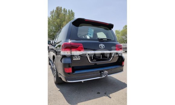 Buy Import Toyota Land Cruiser Red Car in Import - Dubai in Dhufar Buy Import Toyota Land Cruiser Red Car in Import - Dubai in Dhufar