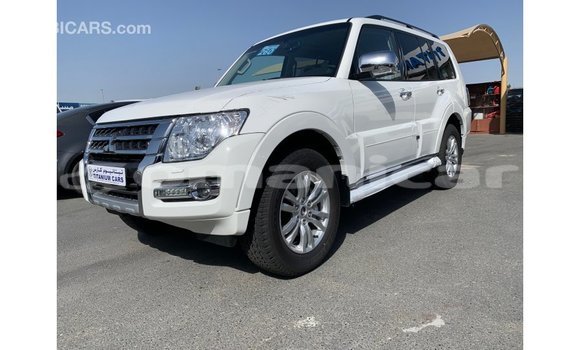 Buy Import Mitsubishi Pajero White Car in Import - Dubai in Dhufar Buy Import Mitsubishi Pajero White Car in Import - Dubai in Dhufar