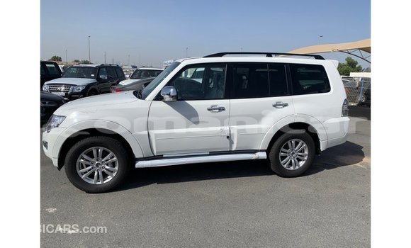 Buy Import Mitsubishi Pajero White Car in Import - Dubai in Dhufar Buy Import Mitsubishi Pajero White Car in Import - Dubai in Dhufar