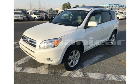 Buy Import Toyota 4Runner White Car in Import - Dubai in Dhufar Buy Import Toyota 4Runner White Car in Import - Dubai in Dhufar