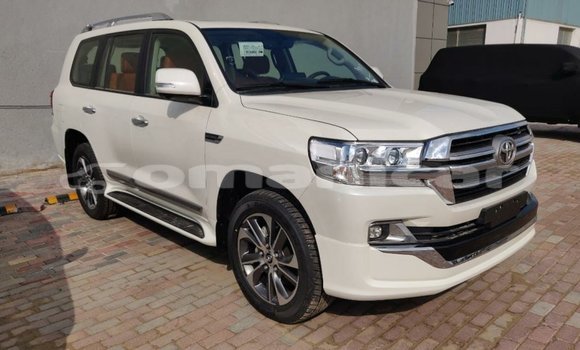 Buy Import Toyota Land Cruiser White Car in Import - Dubai in Dhufar Buy Import Toyota Land Cruiser White Car in Import - Dubai in Dhufar