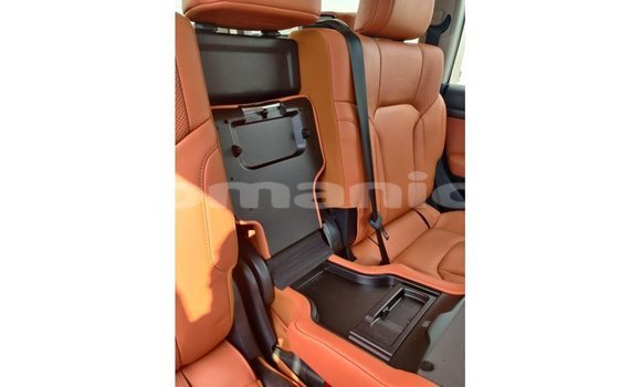 Buy Import Toyota Land Cruiser White Car in Import - Dubai in Dhufar Buy Import Toyota Land Cruiser White Car in Import - Dubai in Dhufar