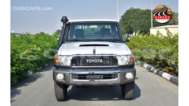 Big with watermark toyota land cruiser dhufar import dubai 2274